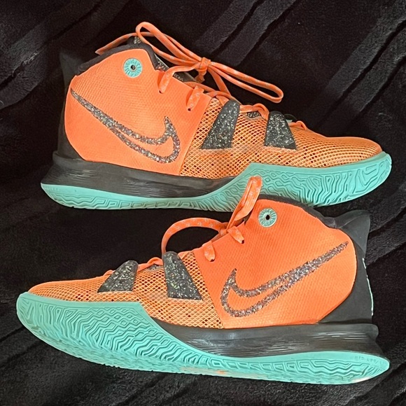 NIKE - Kyrie 7 - Picture 4 of 12